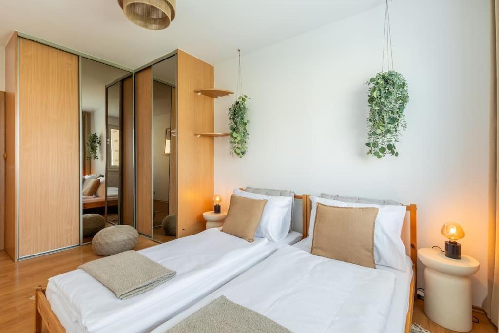 Duna Retreat: City Serenity Bratislava Esterno foto