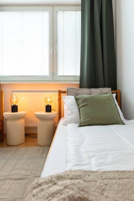 Duna Retreat: City Serenity Bratislava Esterno foto