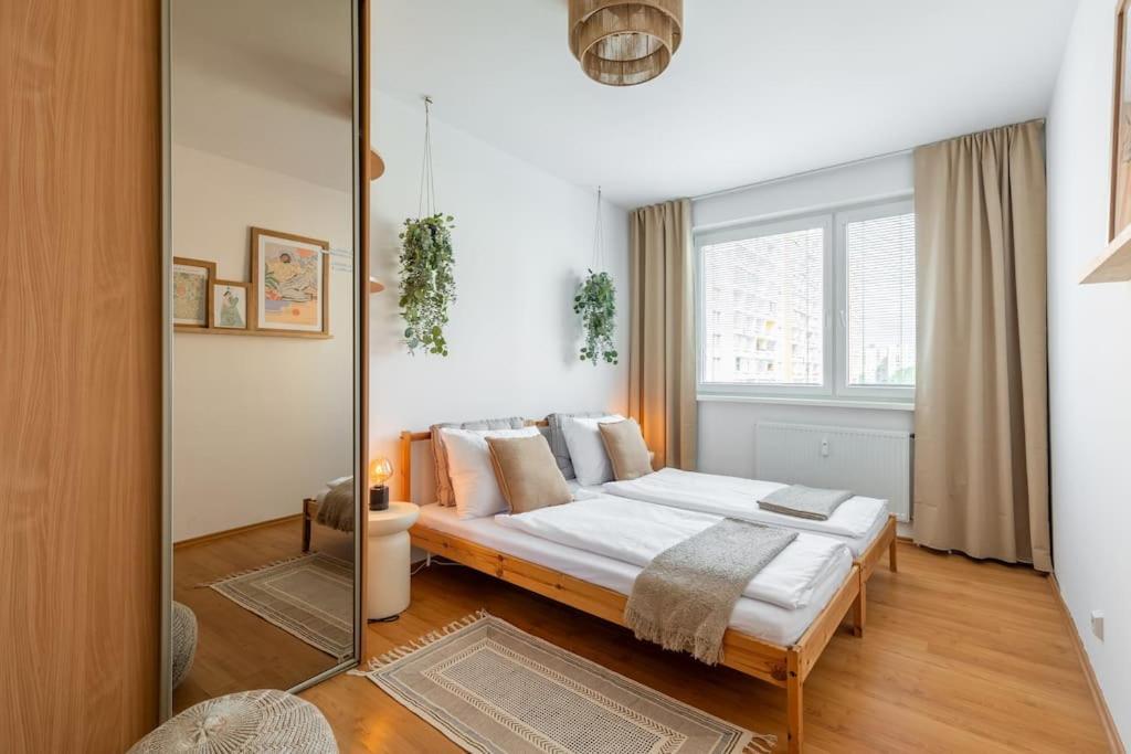 Duna Retreat: City Serenity Bratislava Esterno foto
