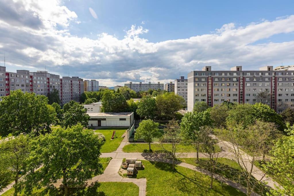 Duna Retreat: City Serenity Bratislava Esterno foto